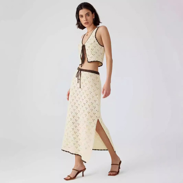 Undershirt Floral Color Clash Slit Skirt Set