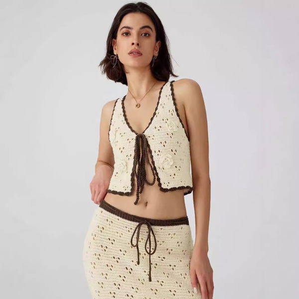 Undershirt Floral Color Clash Slit Skirt Set